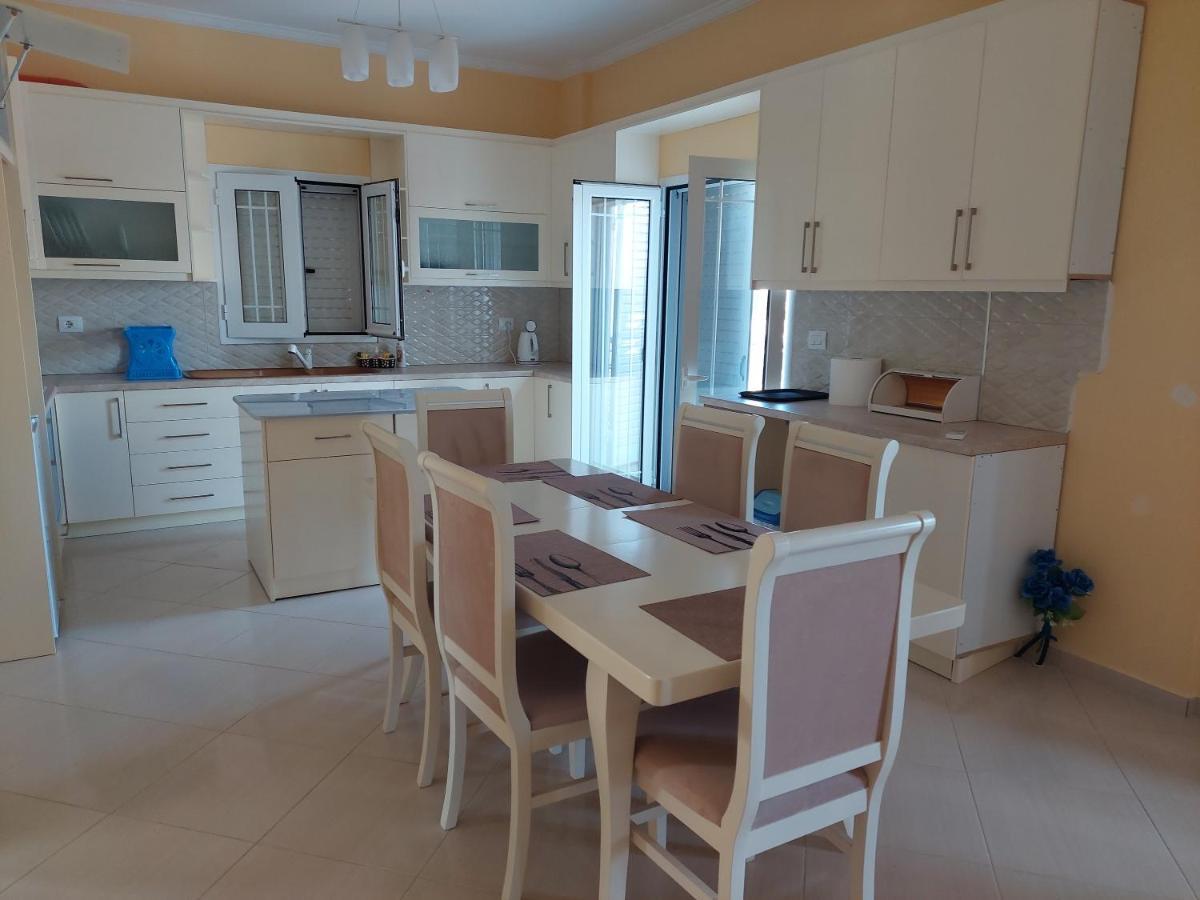 Emi'S Villa Εξαμίλιο Εξωτερικό φωτογραφία