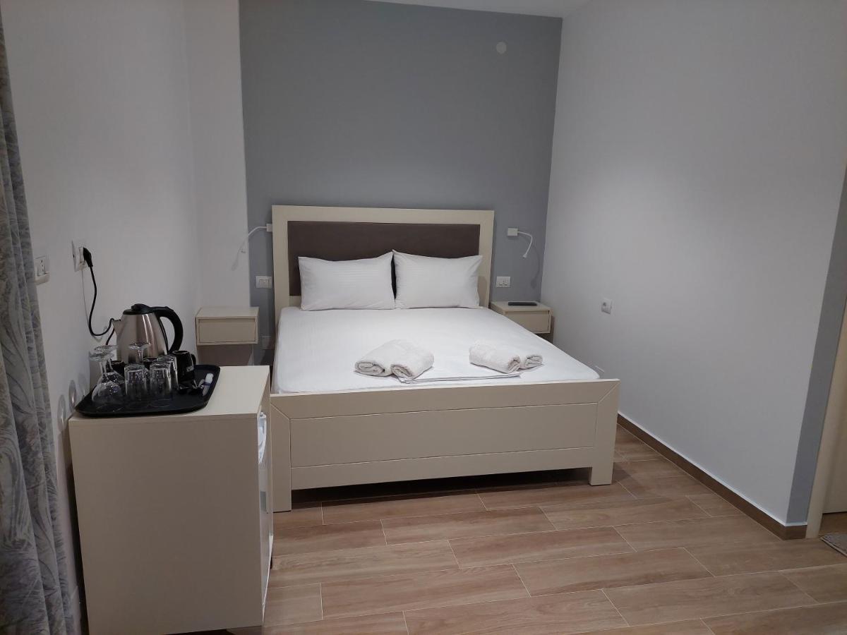 Emi'S Villa Εξαμίλιο Εξωτερικό φωτογραφία